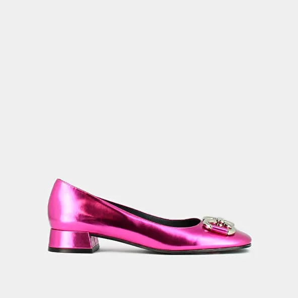 Ballerinas with flat heels and bows in fushia metallic leather