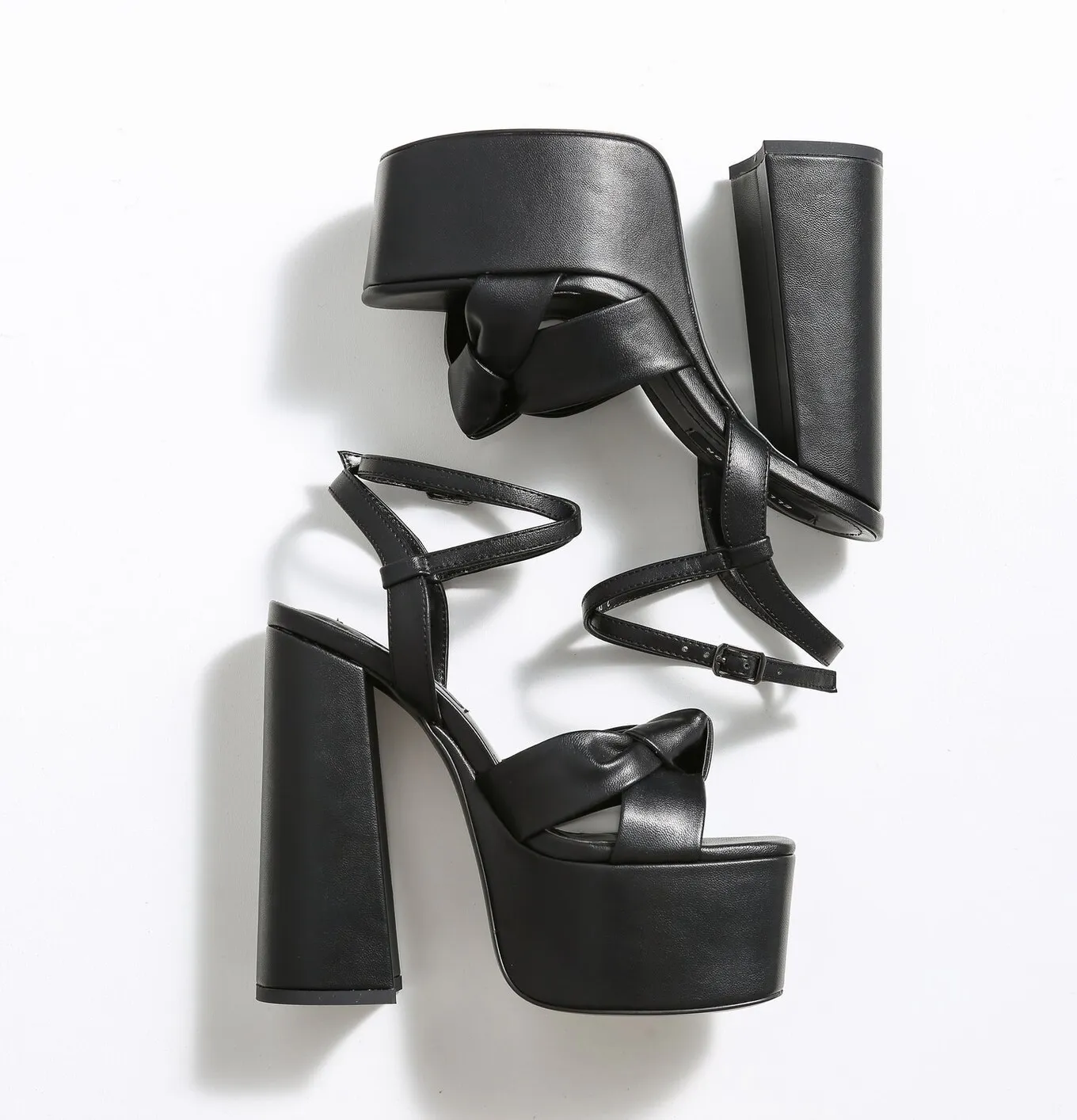 Black matte dolly sandals 16 cm platforms Ellie Taylor