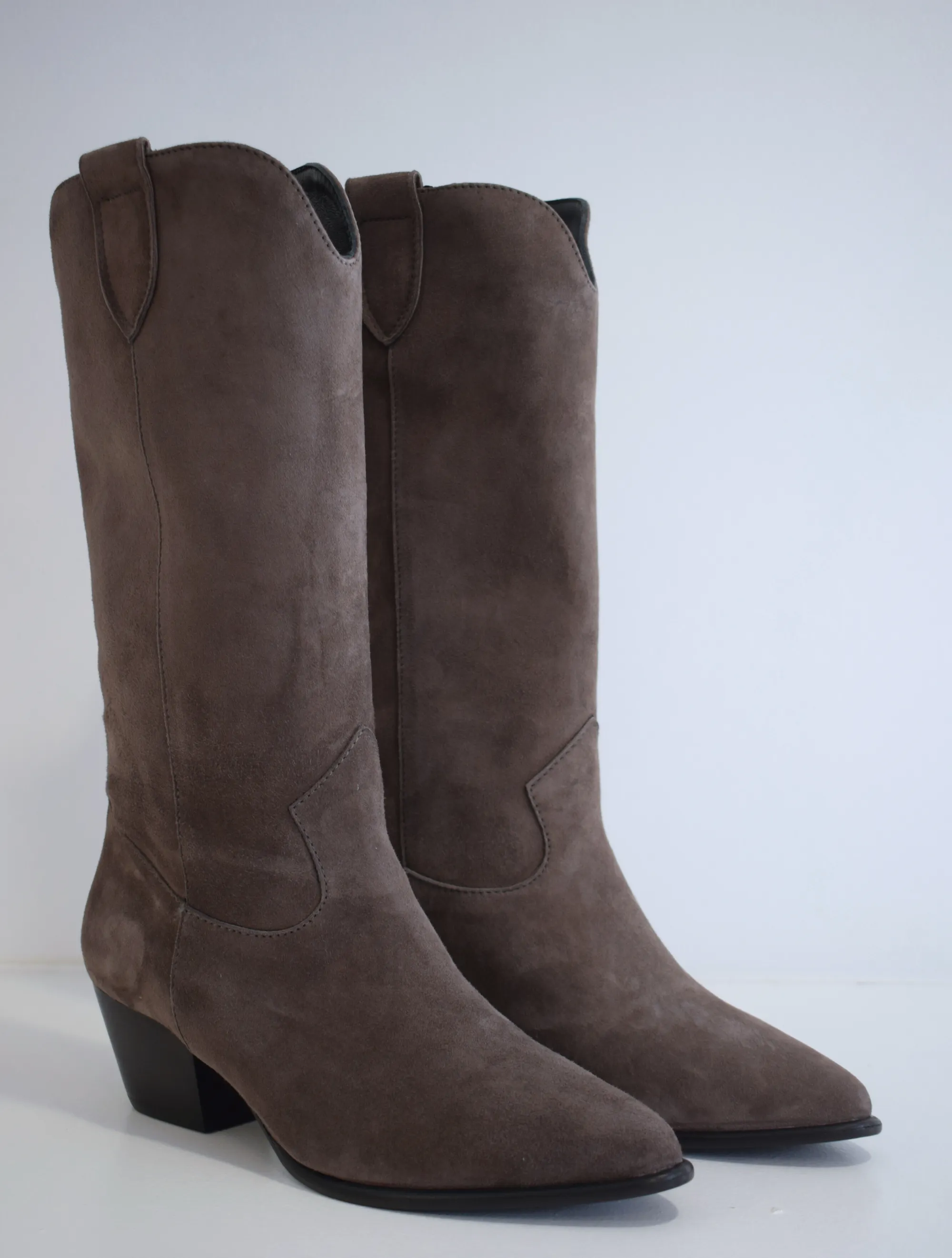 Daisy Boot Storm - Best Daisy Boots for Stormy Weather