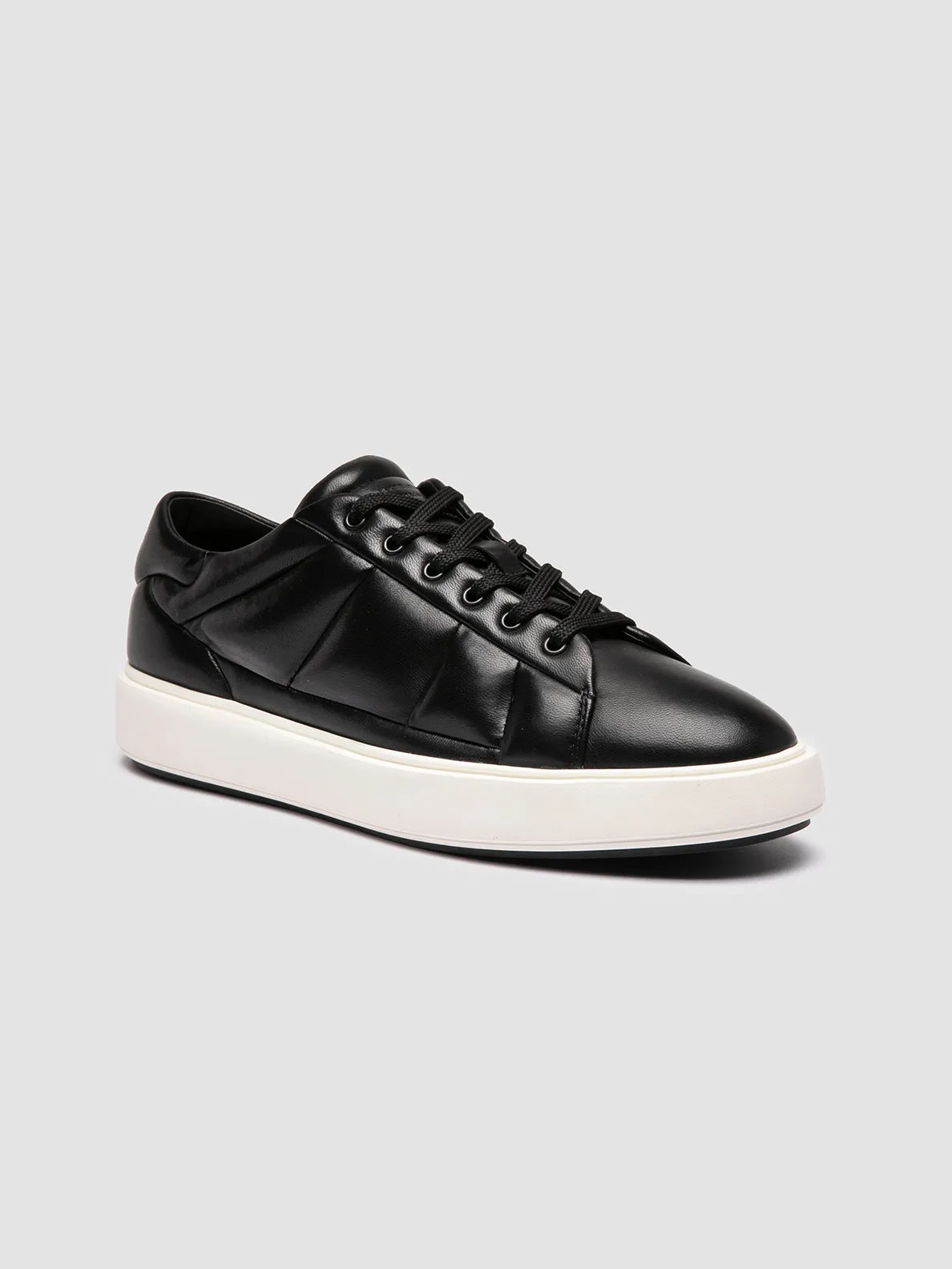 LEISURE 001 - Black Leather Low Top Sneakers