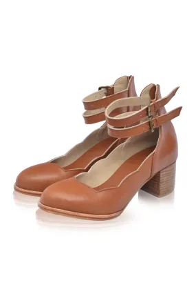 Vintage Camel Lily Valley Leather Heels