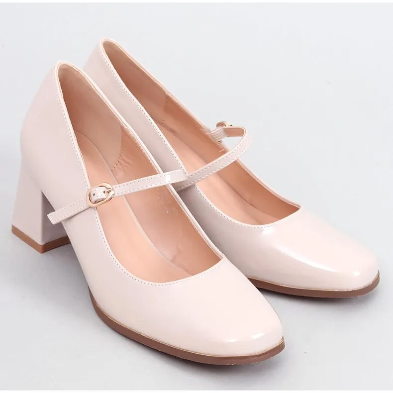 Maddoi Beige patent leather pumps with heels