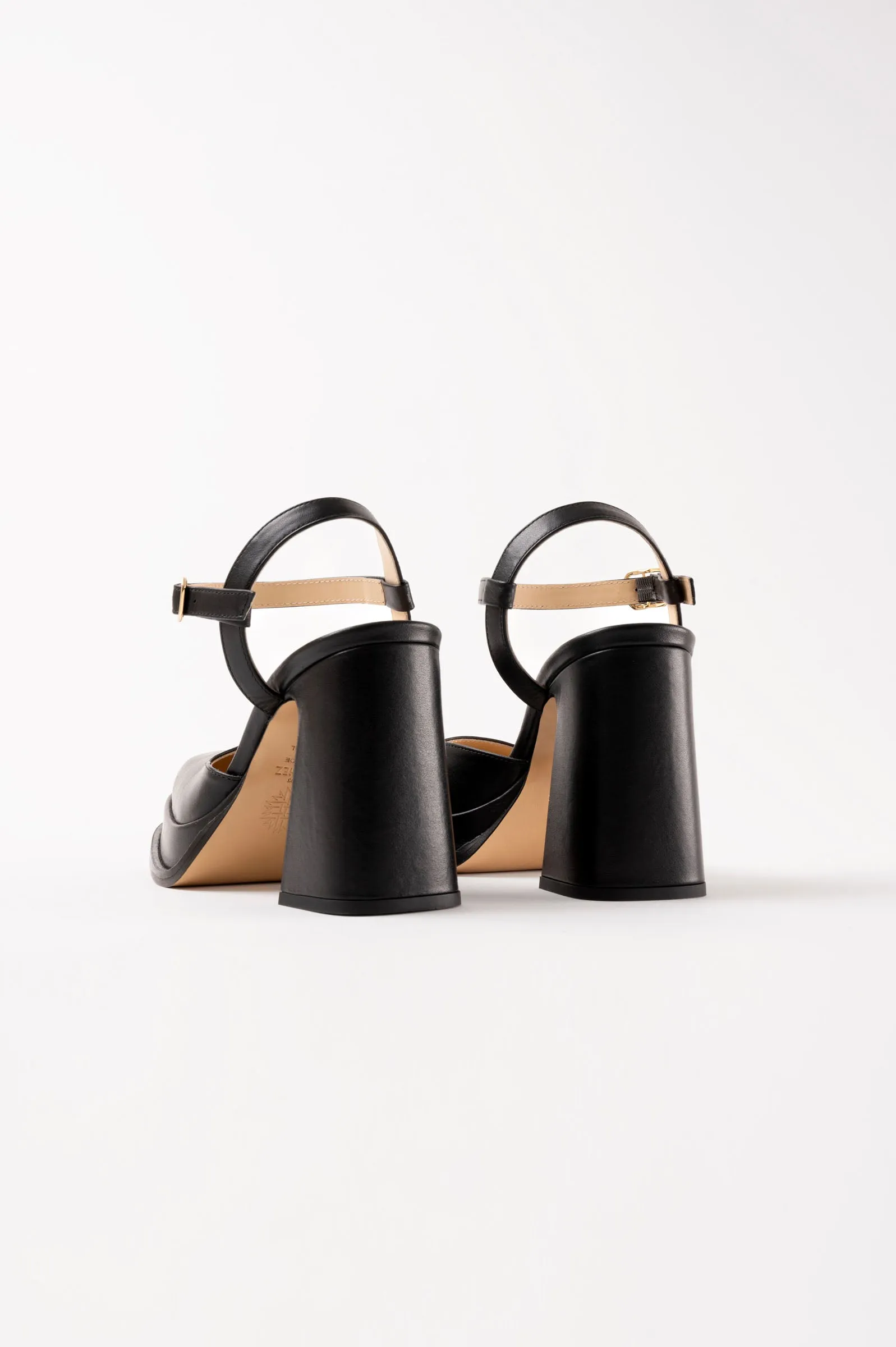 MALASANA - Black Leather Platform Pumps