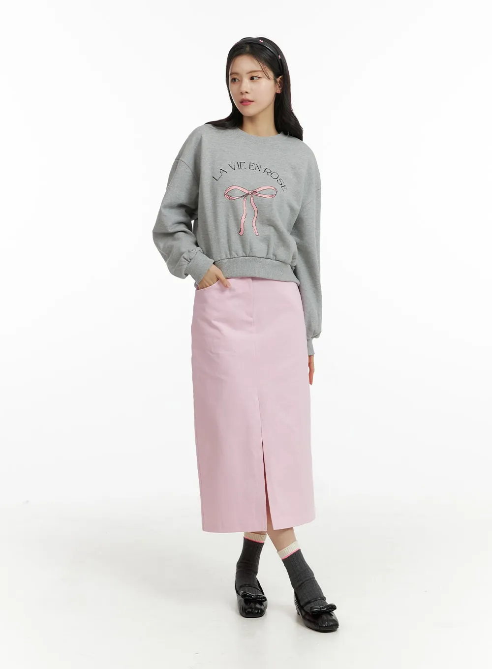 Sweatshirt with Ribbon Graphic code OF414