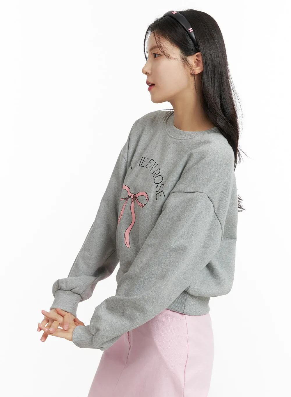 Sweatshirt with Ribbon Graphic code OF414