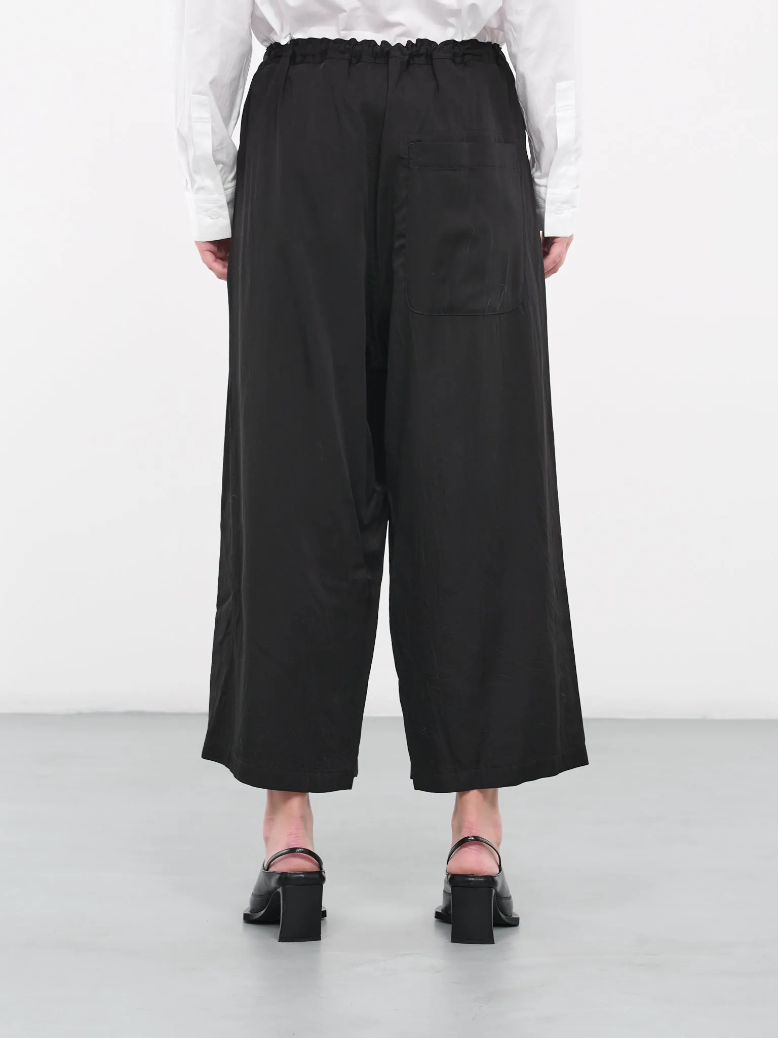 Wide Crop Trousers (YJ-P13-200-BLACK)